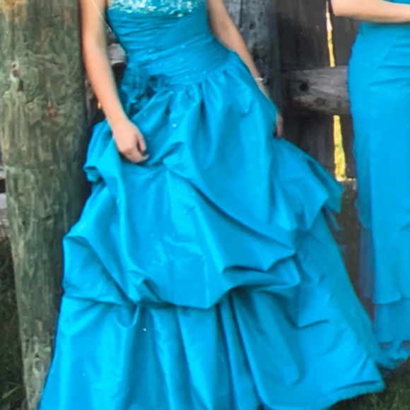 Prom Dress - Picture 3 of 4